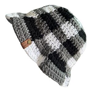 NWOT handmade crochet bucket hat,